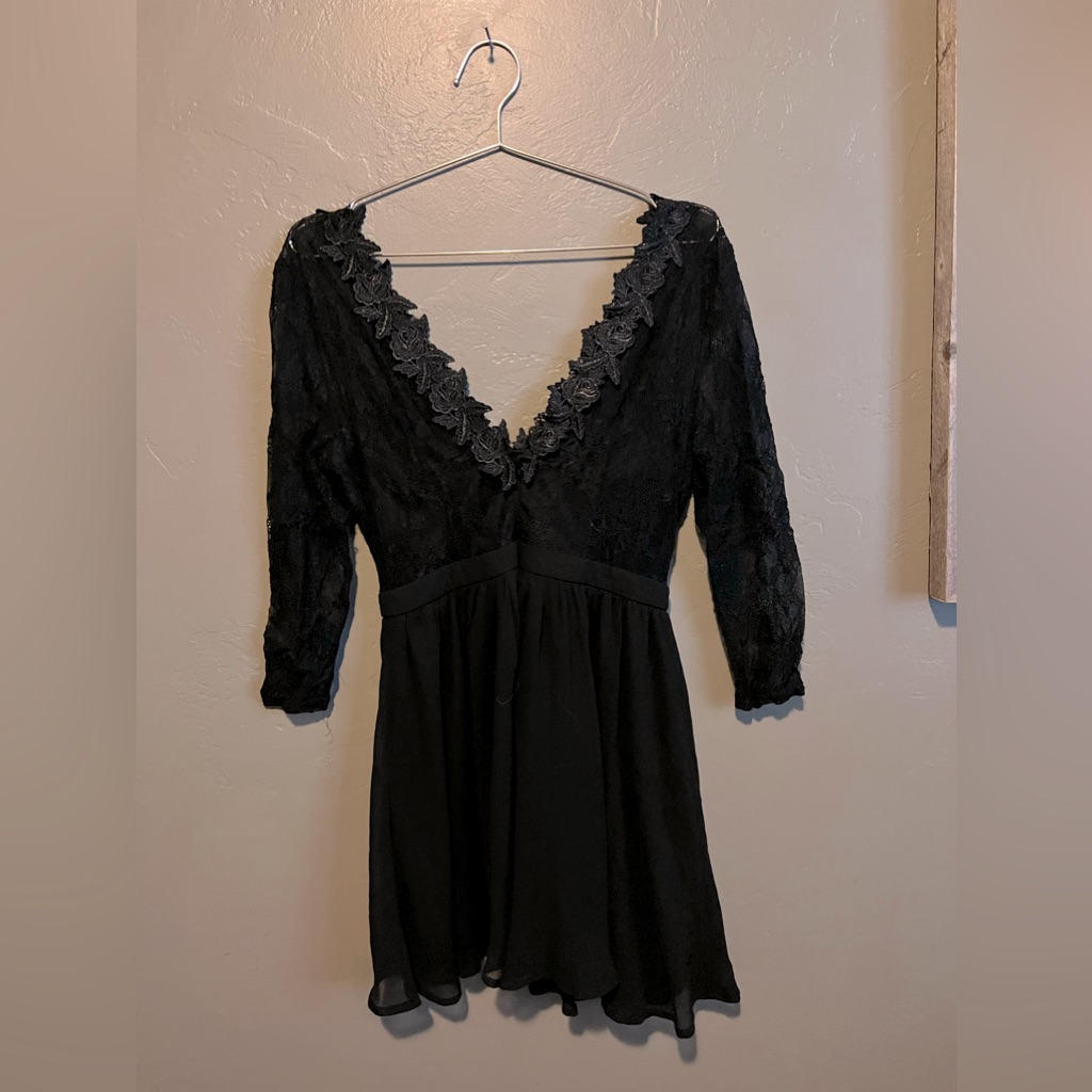 Tobi Lace Mini Dress